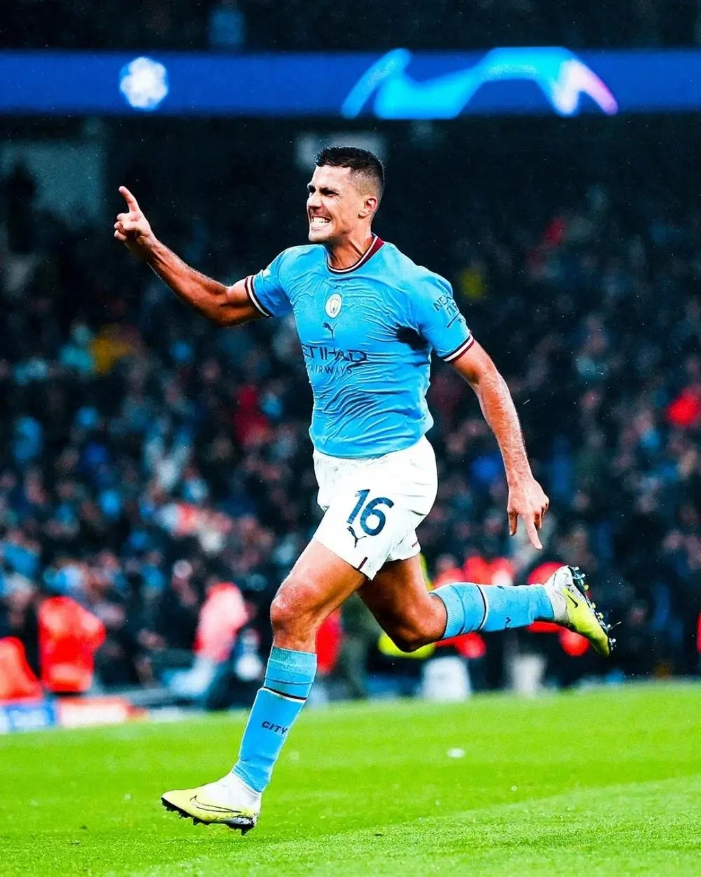 曼城球员积极备战,信心满满冲击排名 曼城球员积极备战,信心满满冲击排名