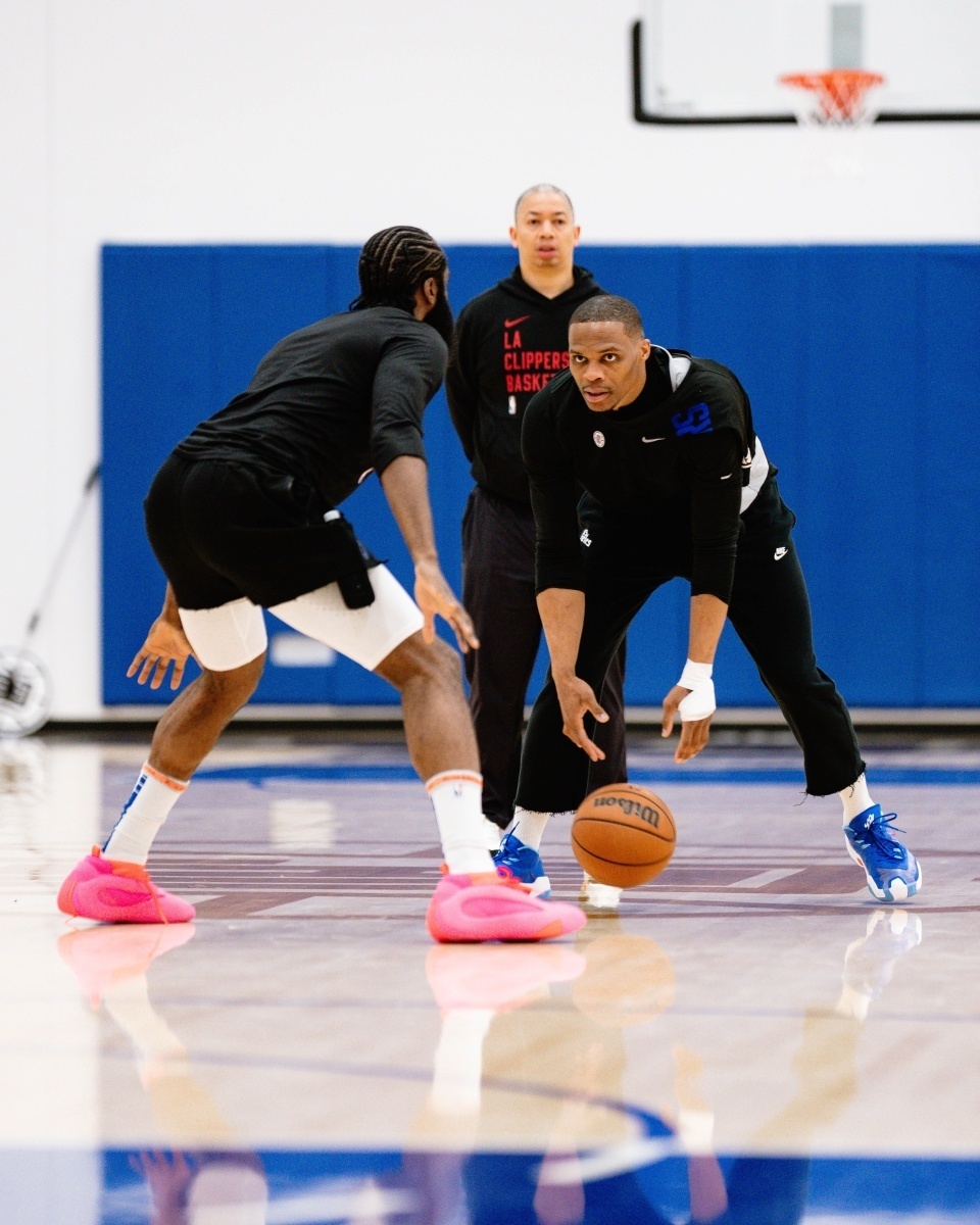 队员恢复伤势备战决赛,球队备战激烈 队员恢复伤势备战决赛,球队备战激烈