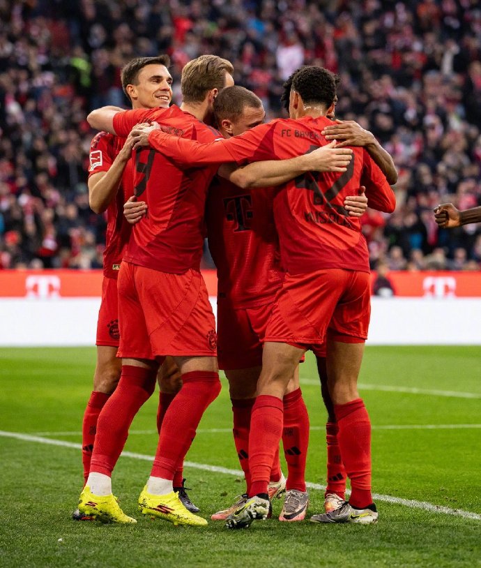 拜仁慕尼黑主场击败勒沃库森,德甲榜首位置稳固 拜仁慕尼黑主场击败勒沃库森,德甲榜首位置稳固