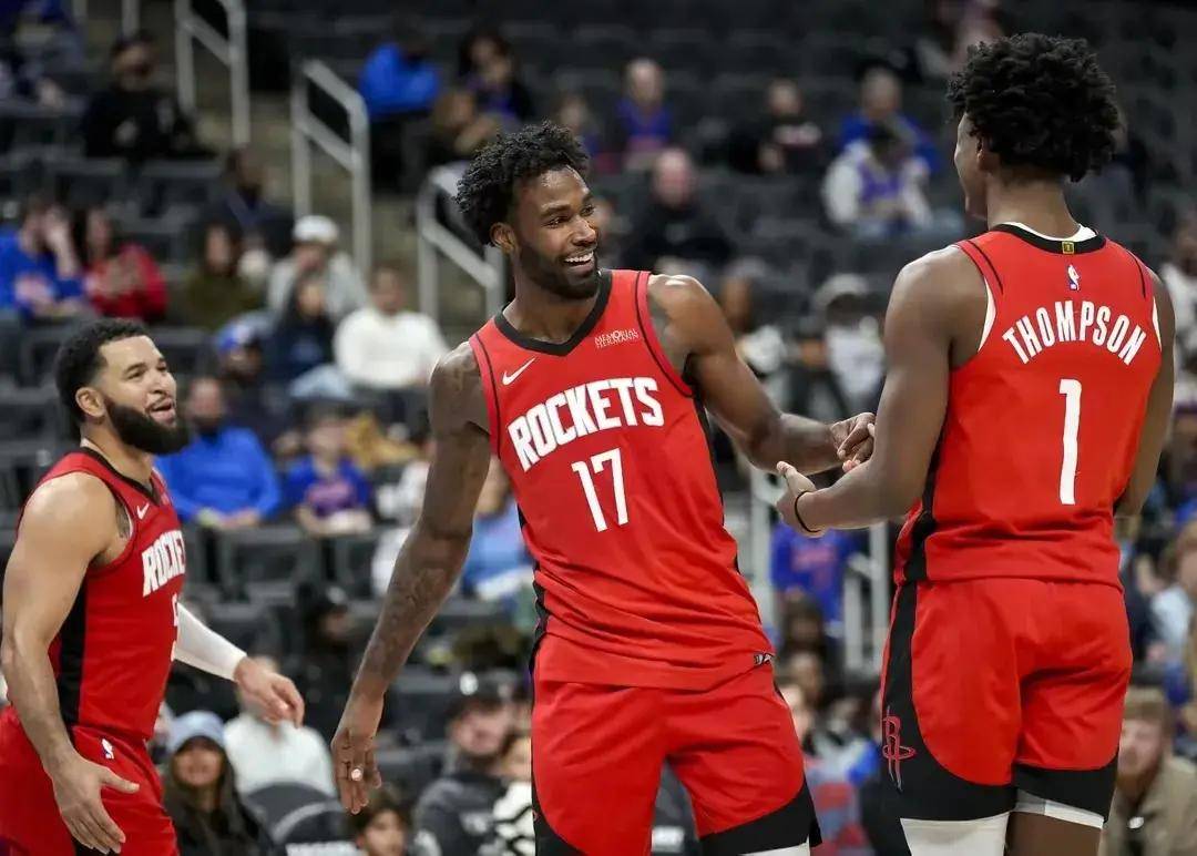 火箭主场大胜灰熊,取得六连胜 火箭主场大胜灰熊,取得六连胜