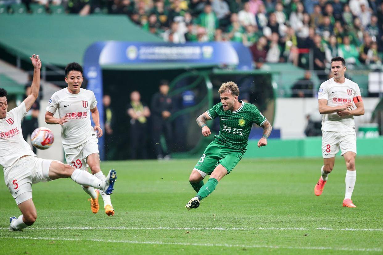 北京国安豪取三连胜,积分不断攀升 北京国安豪取三连胜,积分不断攀升