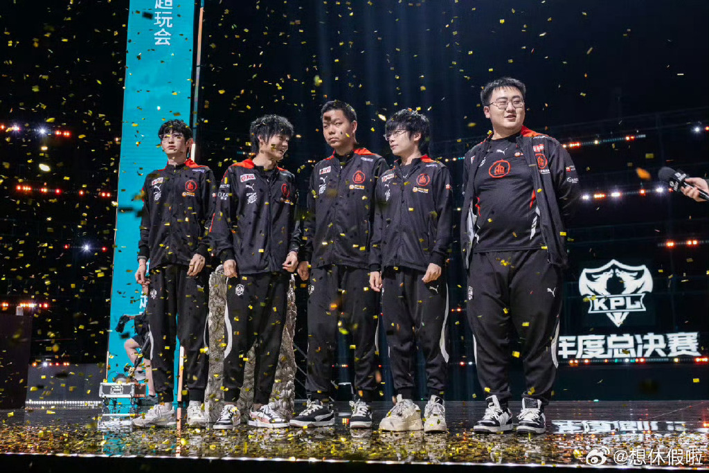 战胜对手,国家队密集防线锁定抢分 战胜对手,国家队密集防线锁定抢分