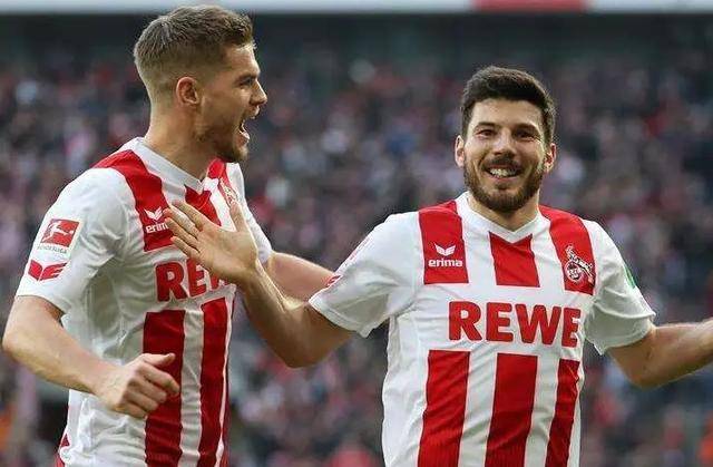 奥格斯堡球员备战下一场关键对决 奥格斯堡球员备战下一场关键对决