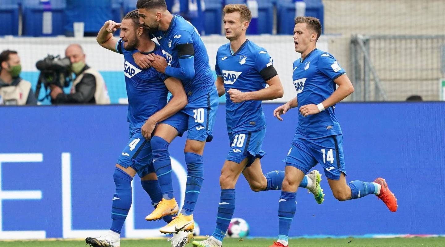 奥格斯堡球员备战下一场关键对决 奥格斯堡球员备战下一场关键对决