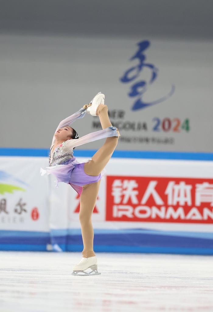 新晋队员王飞在比赛中表现出色 新晋队员王飞在比赛中表现出色