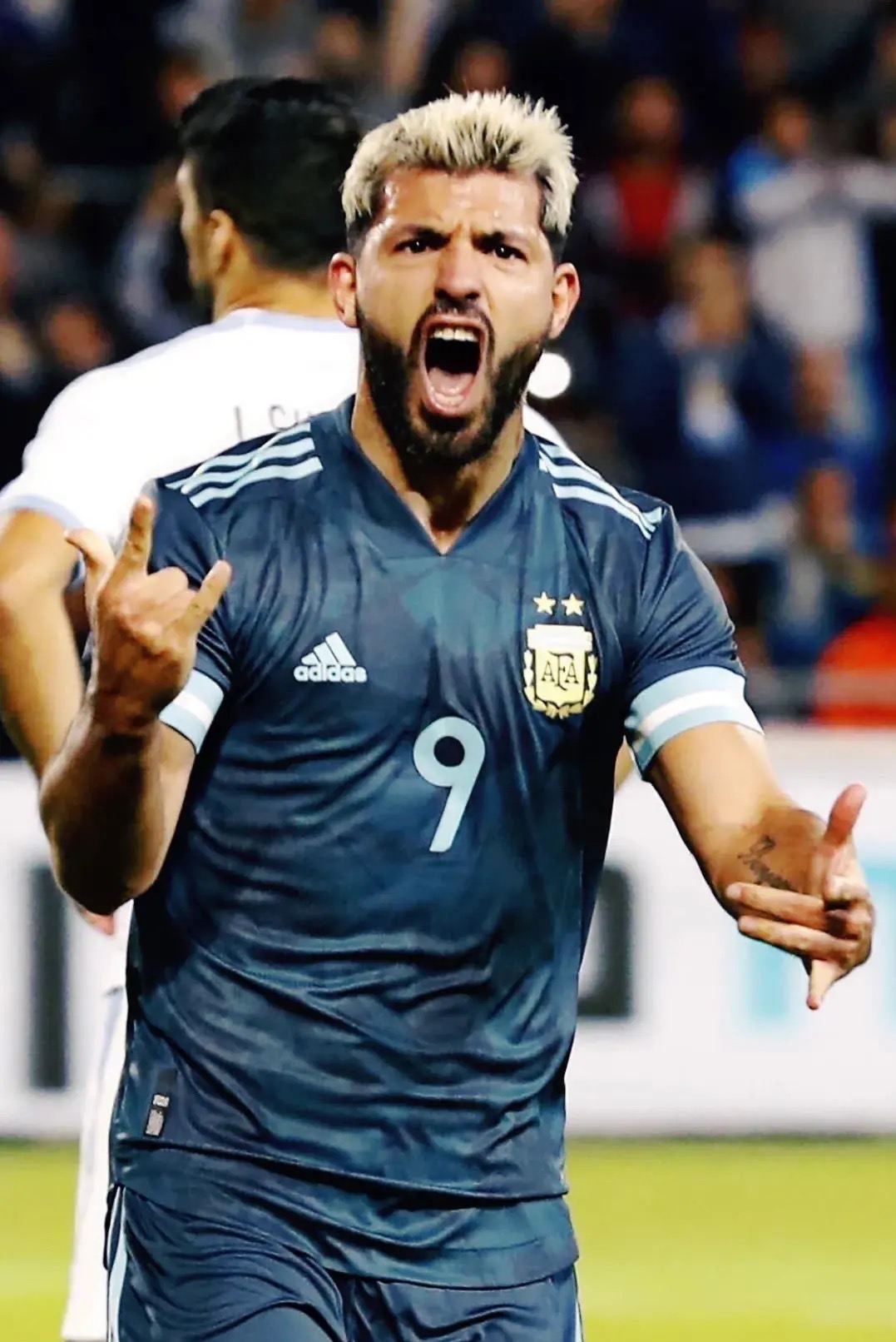 阿圭罗梅开二度,巴萨大胜巴伦西亚 阿圭罗梅开二度,巴萨大胜巴伦西亚