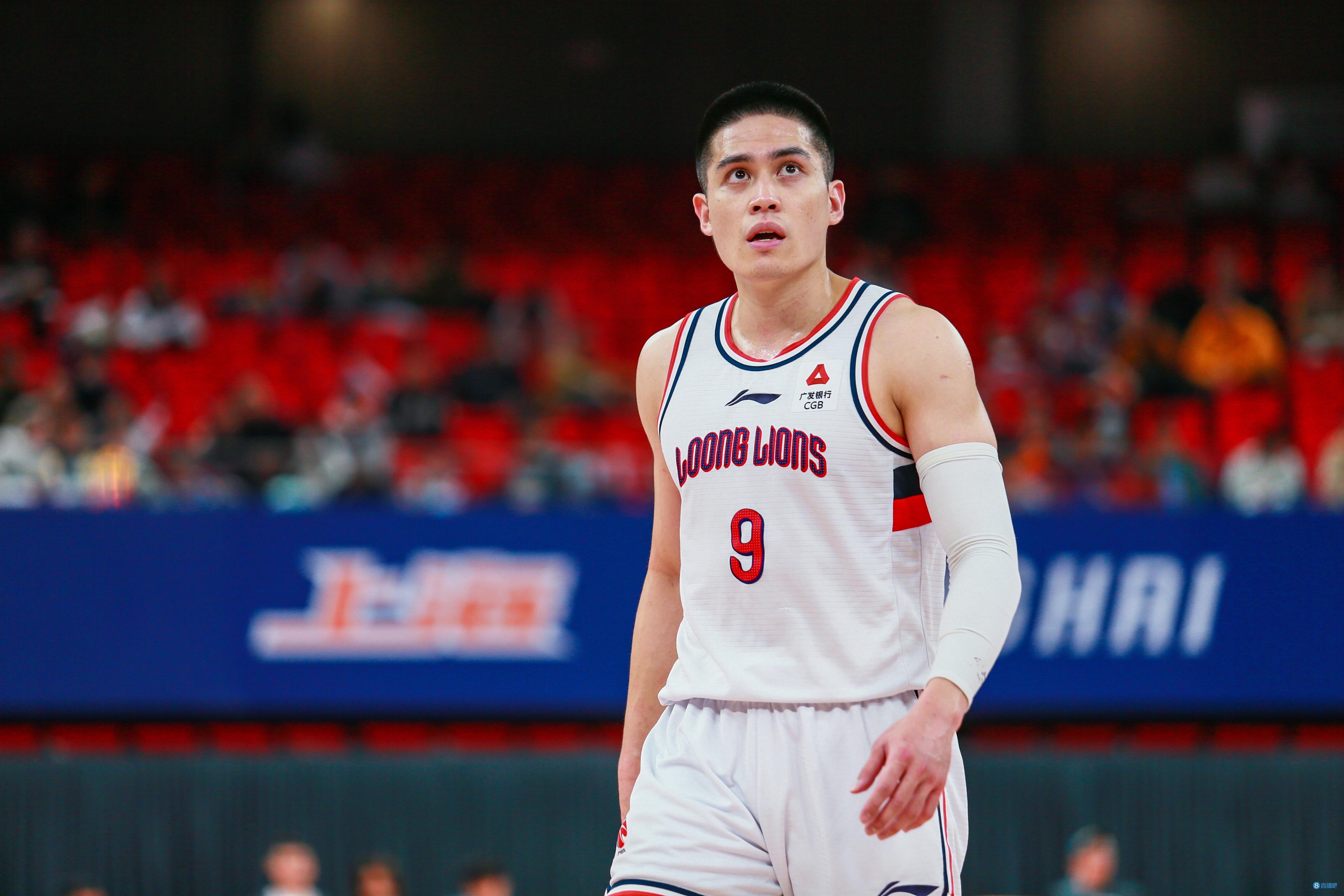 职业足球联赛的最新热点报道 职业足球联赛的最新热点报道