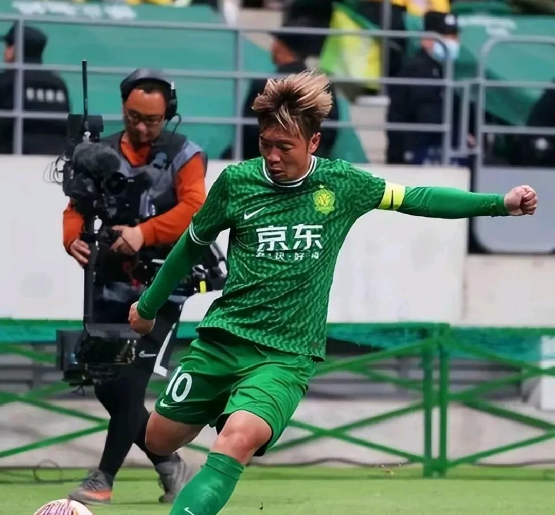 北京国安在重庆斯威进行客场争夺 北京国安在重庆斯威进行客场争夺