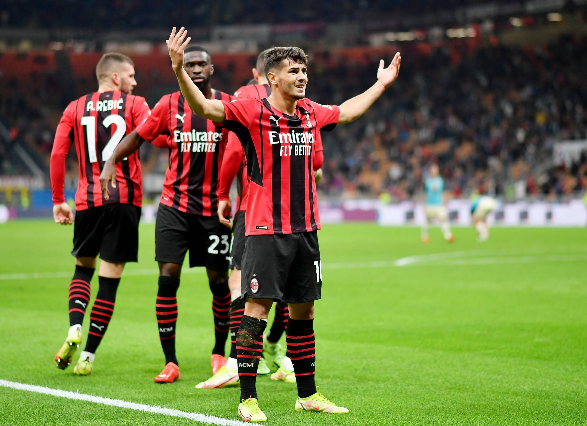 AC米兰客场逆转,晋级欧冠八强 AC米兰客场逆转,晋级欧冠八强