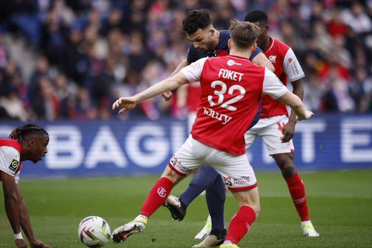 巴黎队客场大胜,取得八连胜保持不败 巴黎队客场大胜,取得八连胜保持不败