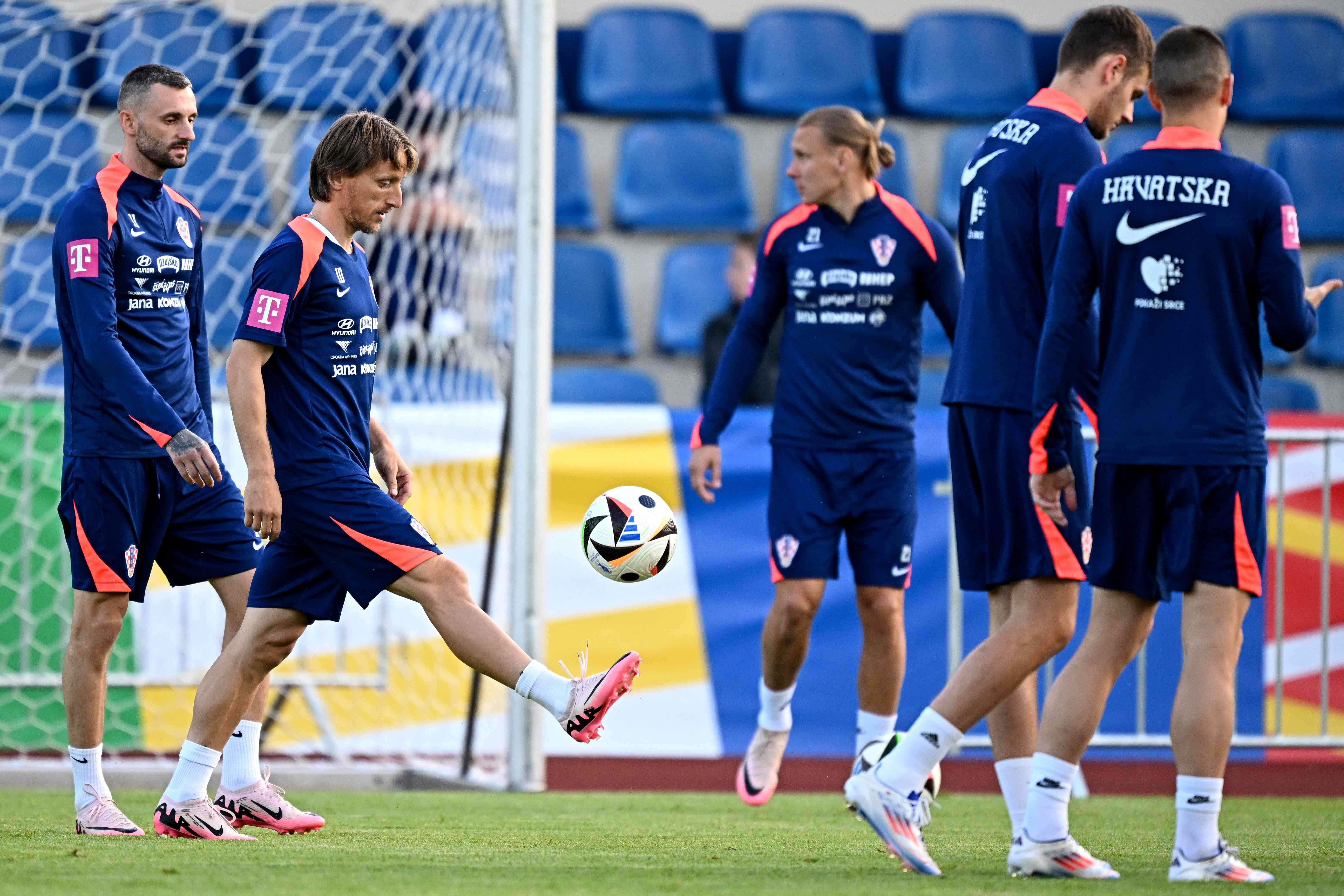 俄罗斯大胜克罗地亚,提前晋级欧洲杯 俄罗斯大胜克罗地亚,提前晋级欧洲杯