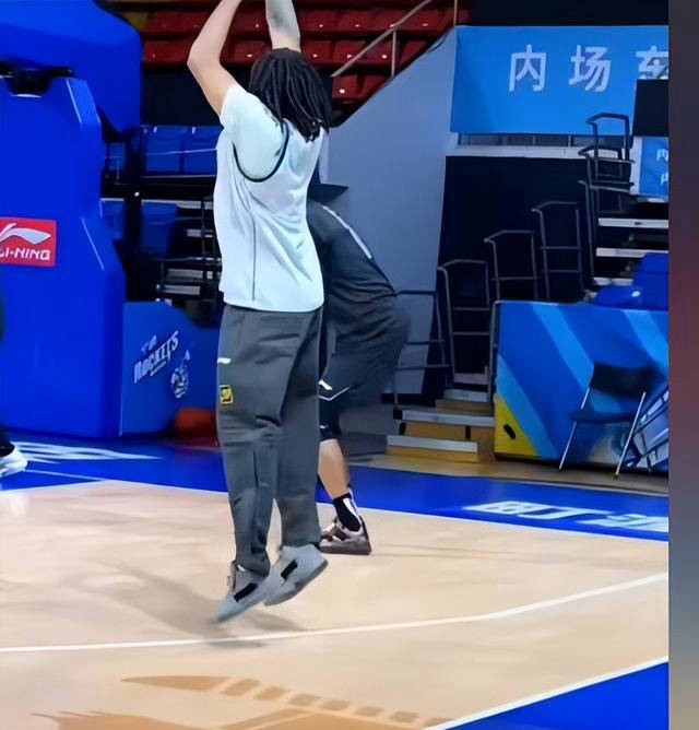 球员秀出绝技,助球队赢得胜利 球员秀出绝技,助球队赢得胜利