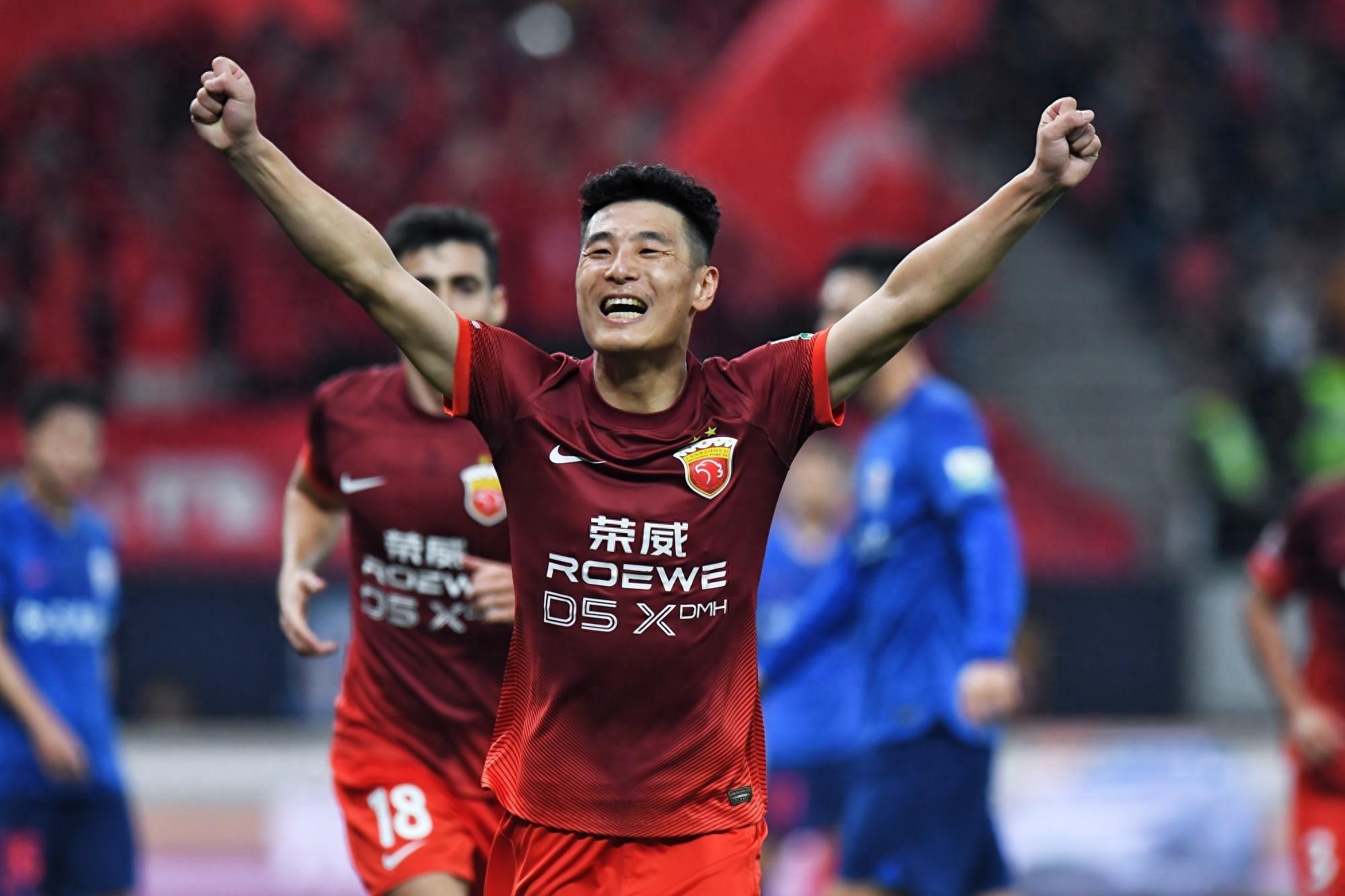 恒大主场大胜,领跑中超积分榜赢得关注 恒大主场大胜,领跑中超积分榜赢得关注