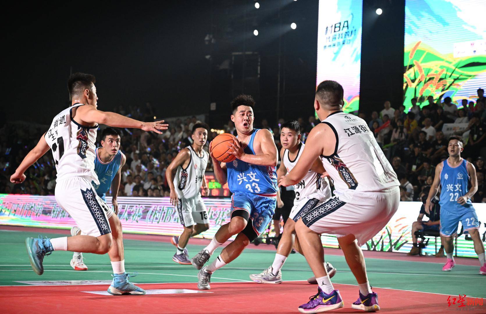 体育节目大赛举办篮球明星投篮挑战 体育节目大赛举办篮球明星投篮挑战