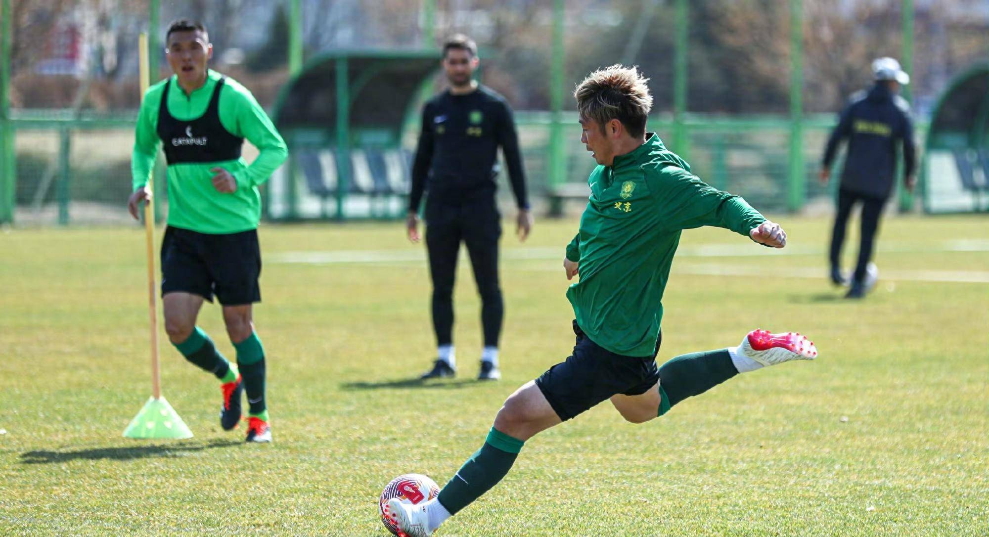 张稀哲领衔的北京国安在国际比赛中取得胜利 张稀哲领衔的北京国安在国际比赛中取得胜利