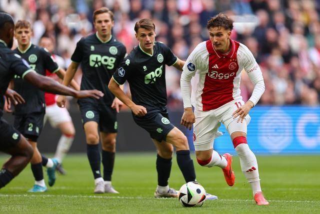 阿贾克斯击败凯尔特人,继续领先荷甲积分榜 阿贾克斯击败凯尔特人,继续领先荷甲积分榜