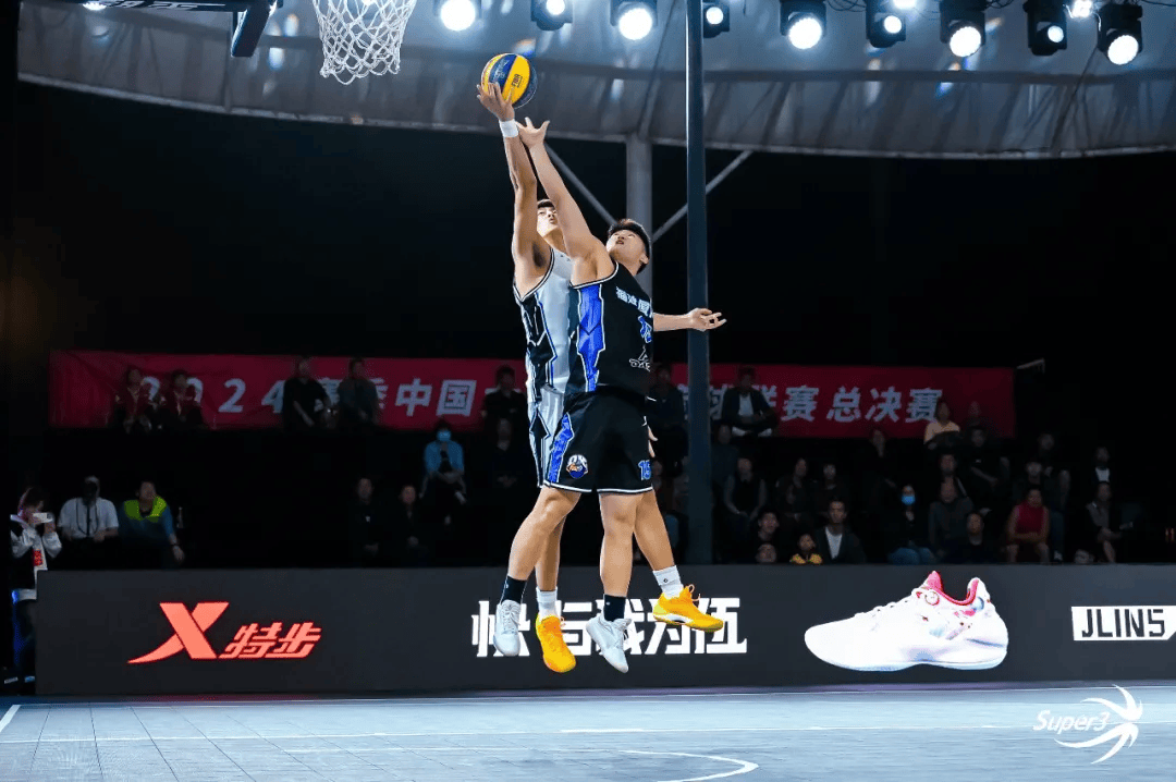 战队在国内篮球比赛中表现火热,成功夺冠! 战队在国内篮球比赛中表现火热,成功夺冠!