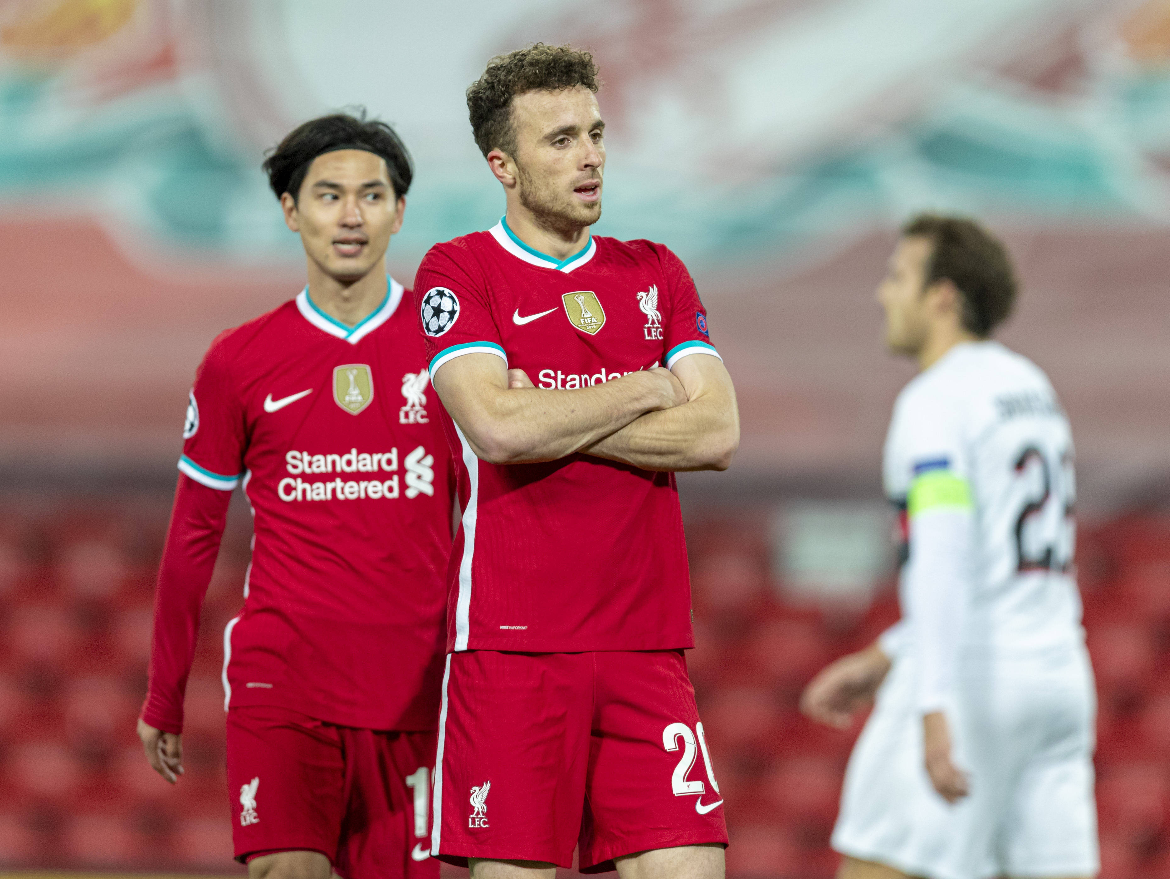 球队战术布置，目标明确迈向胜利