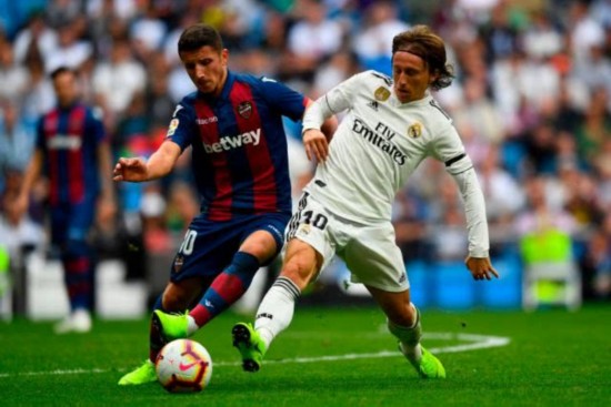 克罗地亚队逆转北马其顿队,稳固小组次席位置! 克罗地亚队逆转北马其顿队,稳固小组次席位置!