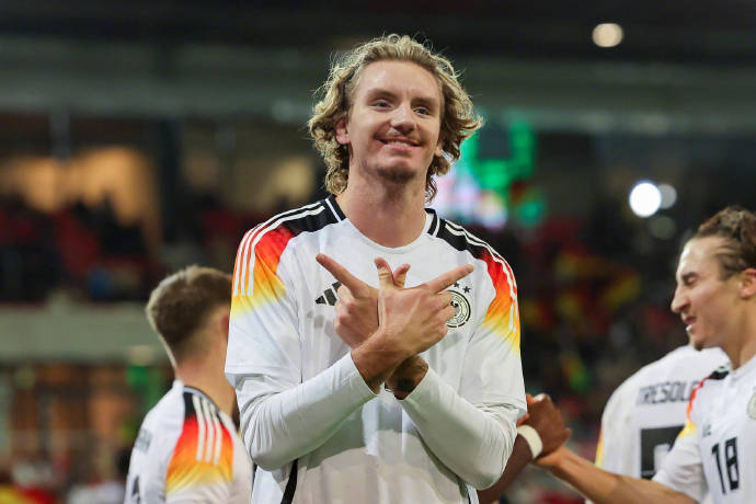 斯图加特前锋卓越表现,连续进球助球队取胜 斯图加特前锋卓越表现,连续进球助球队取胜