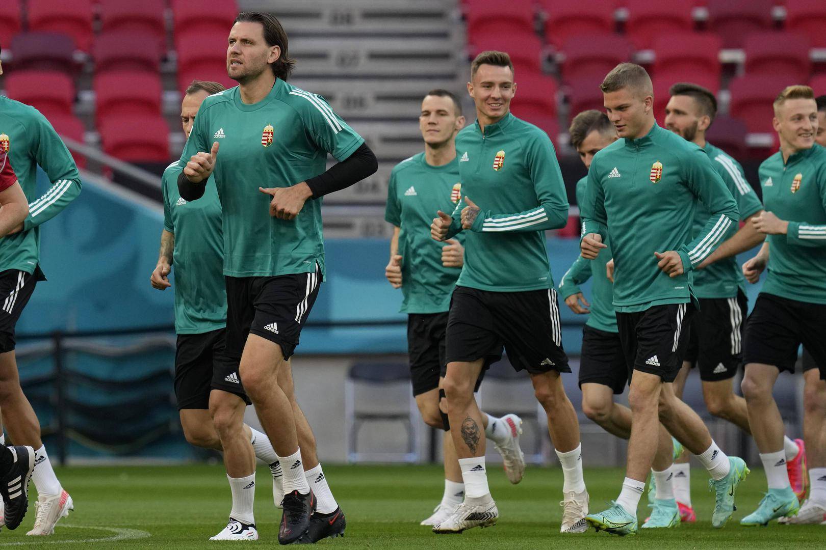 葡萄牙战胜匈牙利,欧足联小组赛晋级前景一片光明 葡萄牙战胜匈牙利,欧足联小组赛晋级前景一片光明