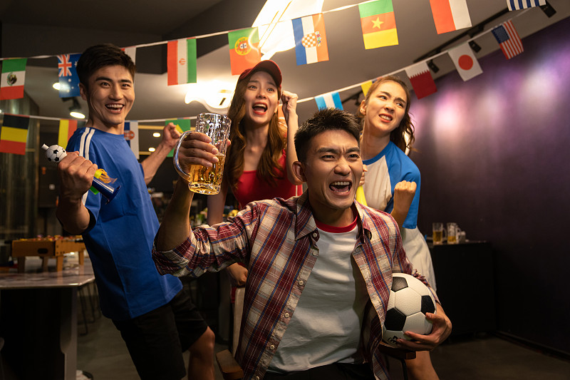 精彩纷呈的国际俱乐部比赛让球迷心情高涨 精彩纷呈的国际俱乐部比赛让球迷心情高涨