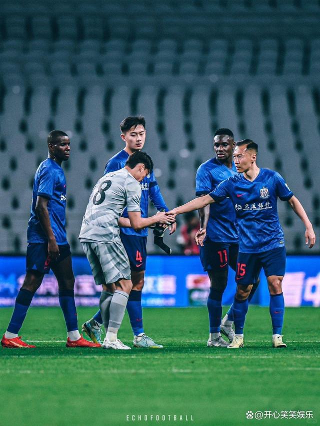 顶尖球员发挥出色,带领球队迎来大胜 顶尖球员发挥出色,带领球队迎来大胜