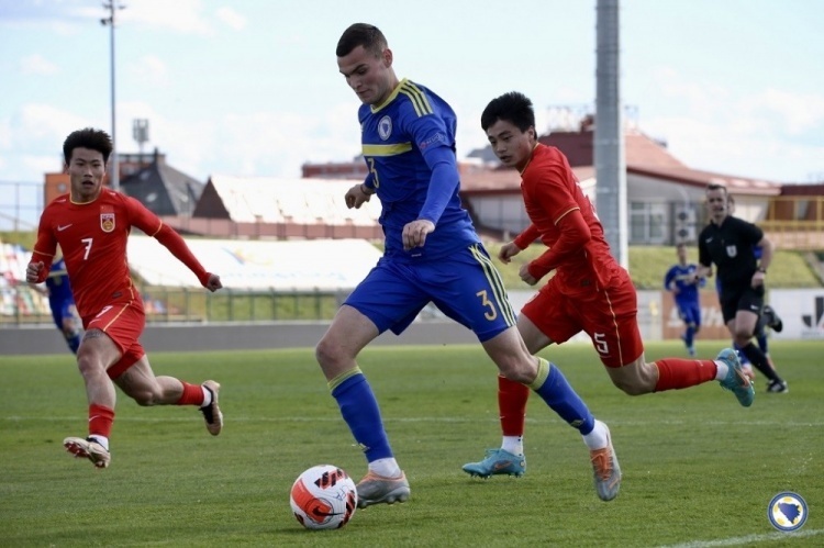 黑山队在客场不敌波黑队失去晋级资格 黑山队在客场不敌波黑队失去晋级资格