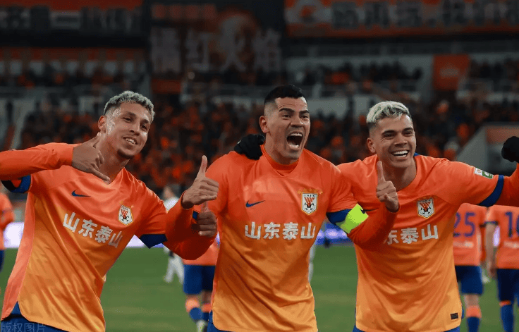 红黑对手:山东鲁能对阵浦项制铁 红黑对手:山东鲁能对阵浦项制铁