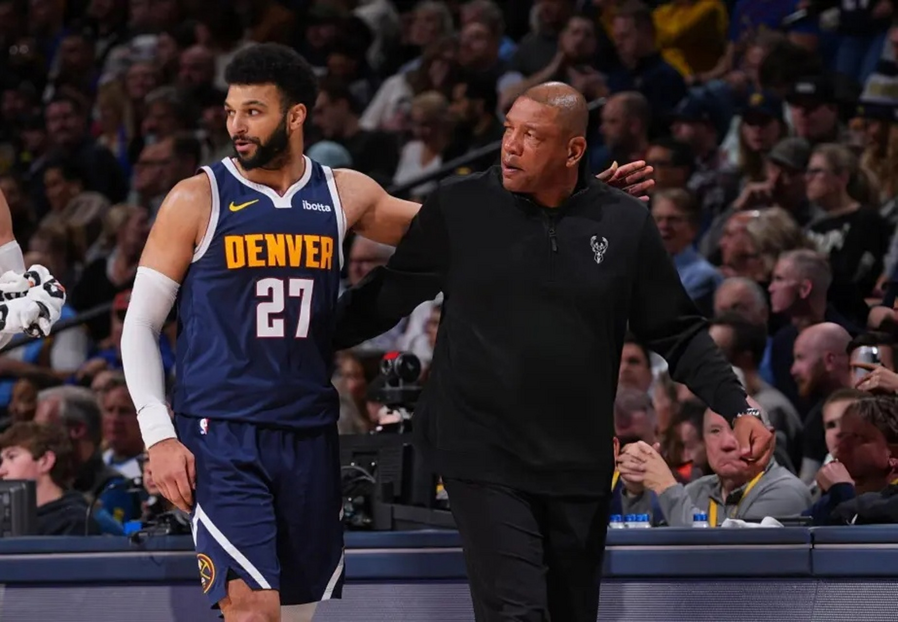 雄鹿遭遇连败危机,教练组密谋大调整 雄鹿遭遇连败危机,教练组密谋大调整