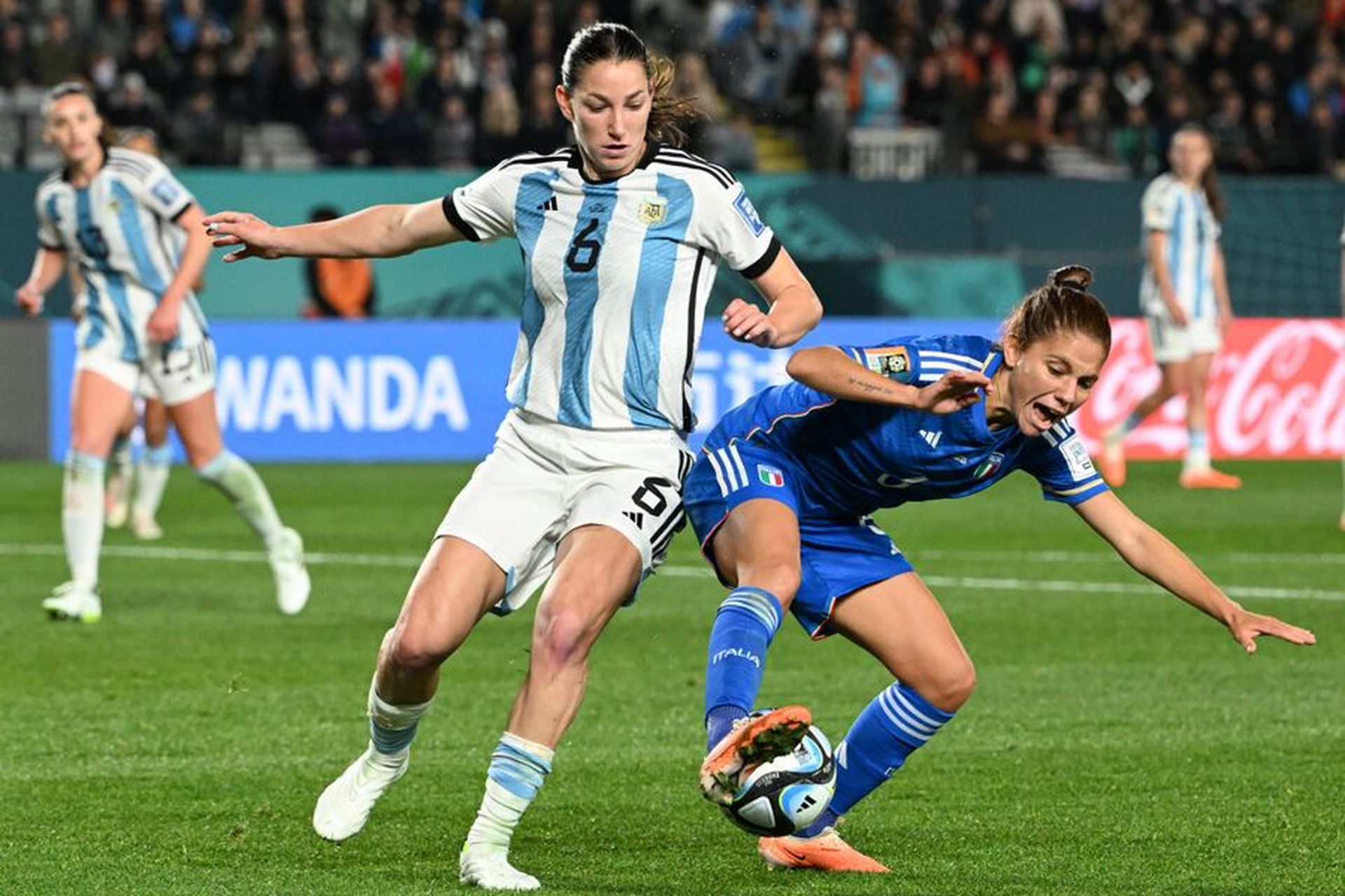 阿根廷女足队在国际比赛获得成功 阿根廷女足队在国际比赛获得成功