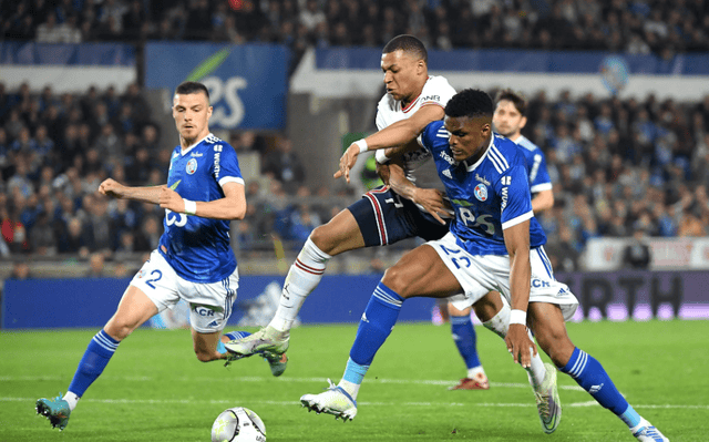 巴塞罗那晋级欧冠强,飘展进取风采 巴塞罗那晋级欧冠强,飘展进取风采