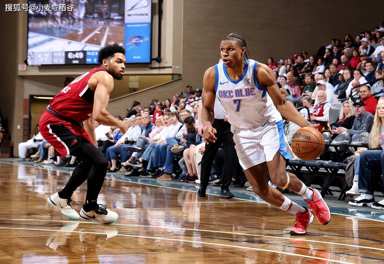 猛龙全队发挥出色,轻松赢得比赛 猛龙全队发挥出色,轻松赢得比赛