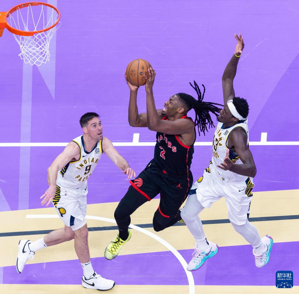 猛龙全队发挥出色,轻松赢得比赛 猛龙全队发挥出色,轻松赢得比赛