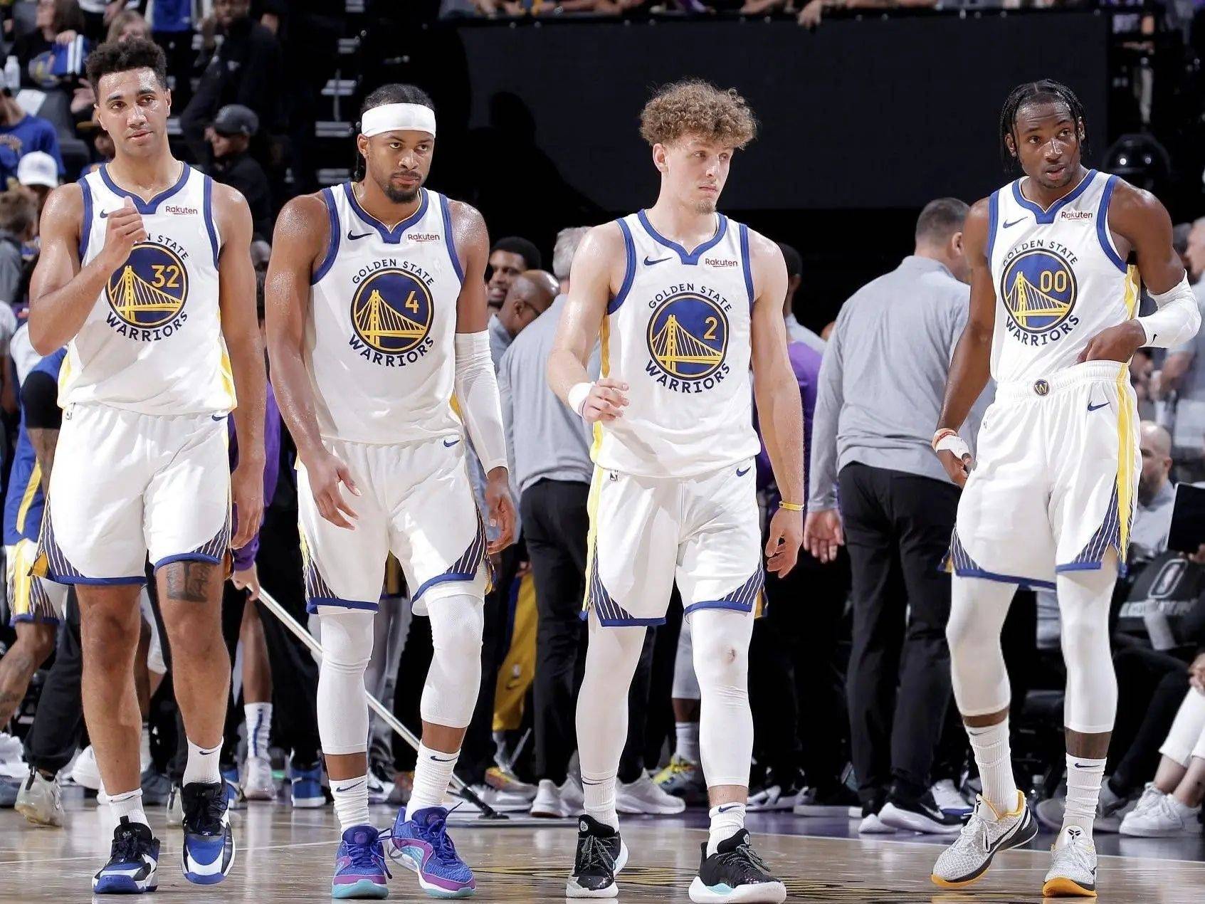 勇士队全明星赛表现不俗,球队战绩逐渐回升全力争冠 勇士队全明星赛表现不俗,球队战绩逐渐回升全力争冠