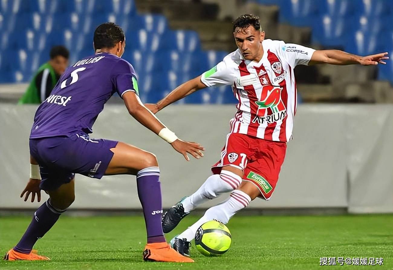 格拉纳达主场逆袭,继续稳固前列位置 格拉纳达主场逆袭,继续稳固前列位置