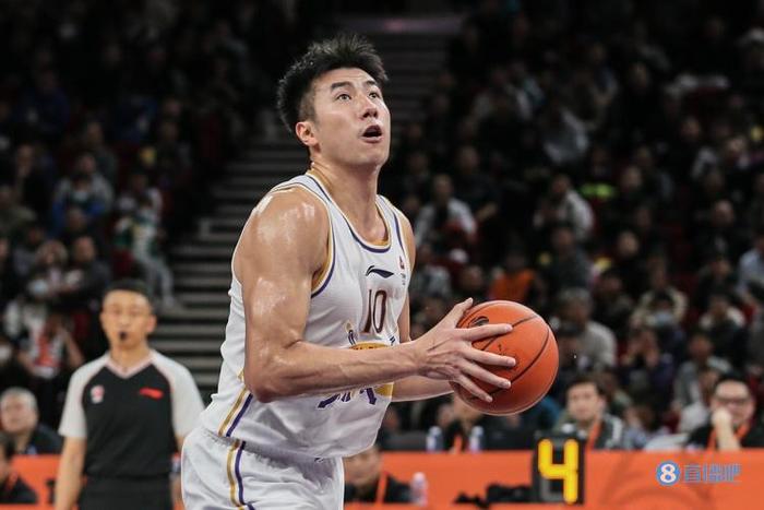 全国篮球联赛竞争激烈,胜负难料 全国篮球联赛竞争激烈,胜负难料