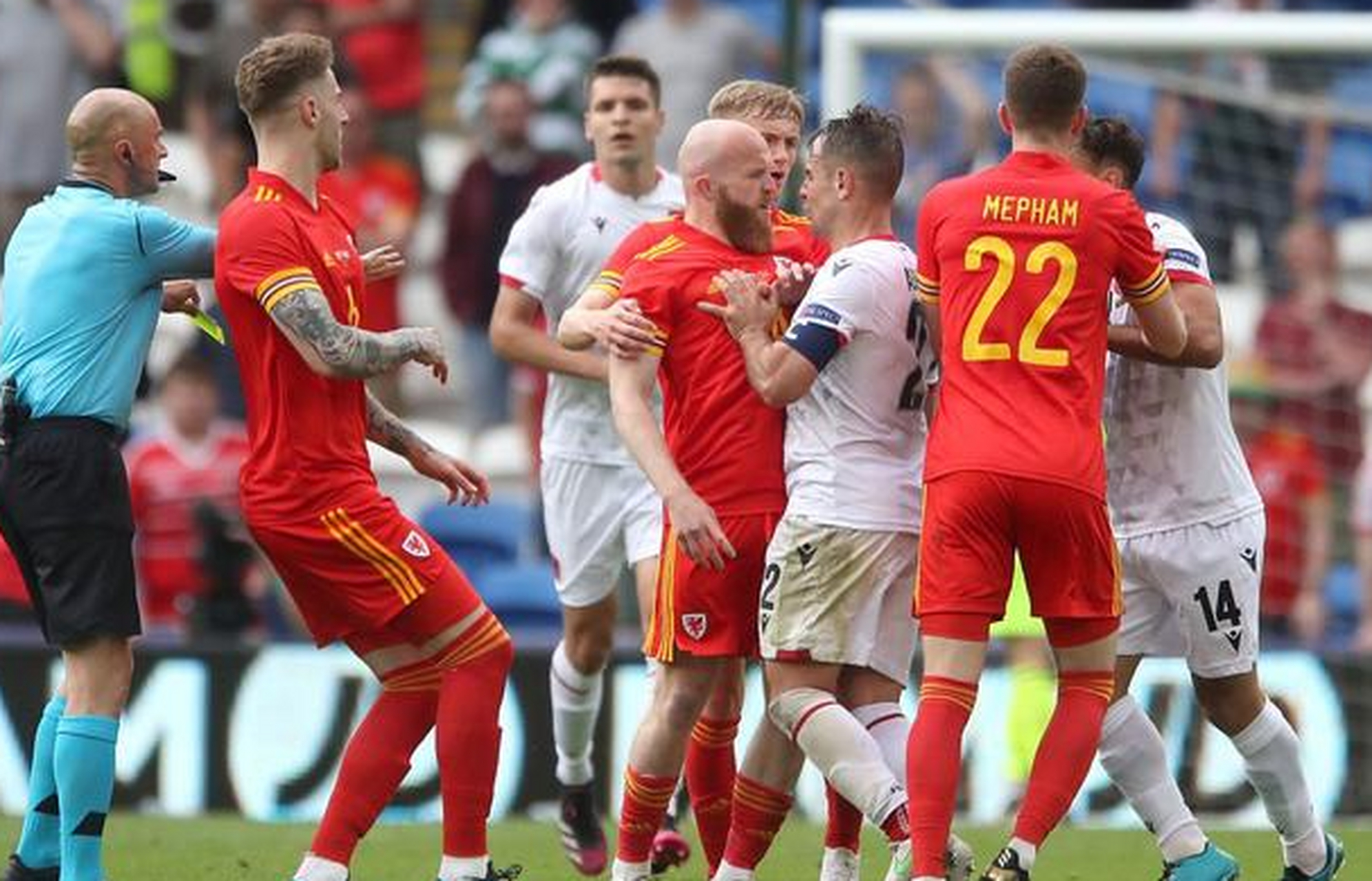 威尔士队抢眼表现,赢得关键比赛 威尔士队抢眼表现,赢得关键比赛