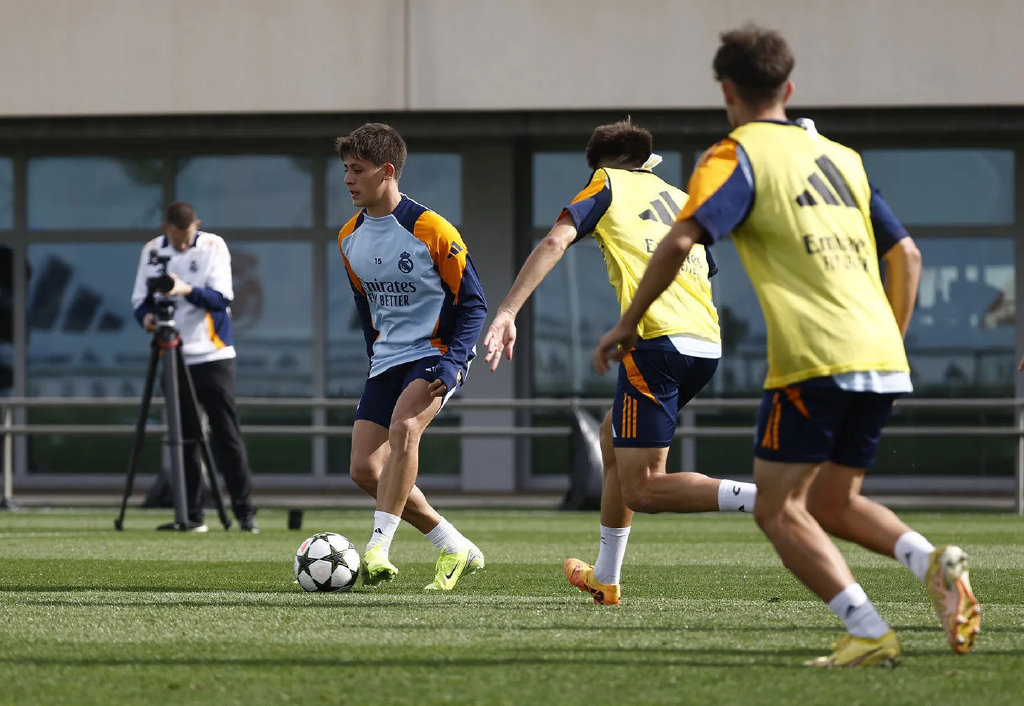 亚洲球队崭露头角,备战重要赛事信心满满! 亚洲球队崭露头角,备战重要赛事信心满满!