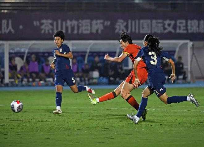 中国女足备战大赛,瞄准冠军 中国女足备战大赛,瞄准冠军