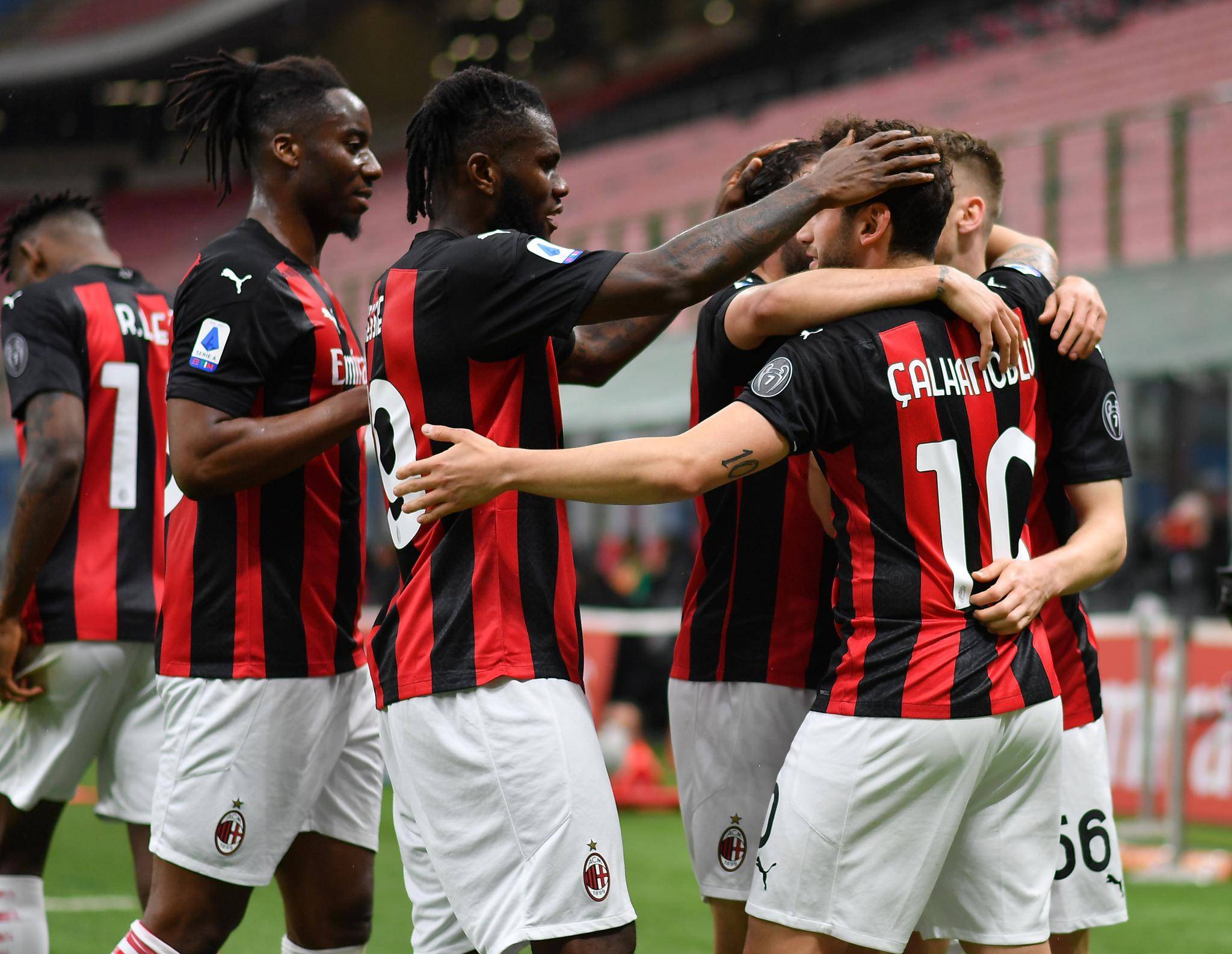 AC米兰追求复兴,挑战英超传统豪门 AC米兰追求复兴,挑战英超传统豪门