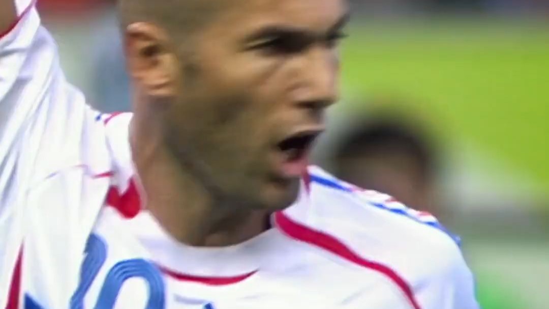 法国足球队与意大利激战至最后