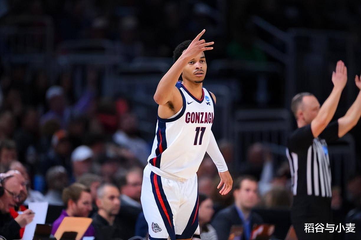 一位年轻球员备受关注,或将成为新星 一位年轻球员备受关注,或将成为新星