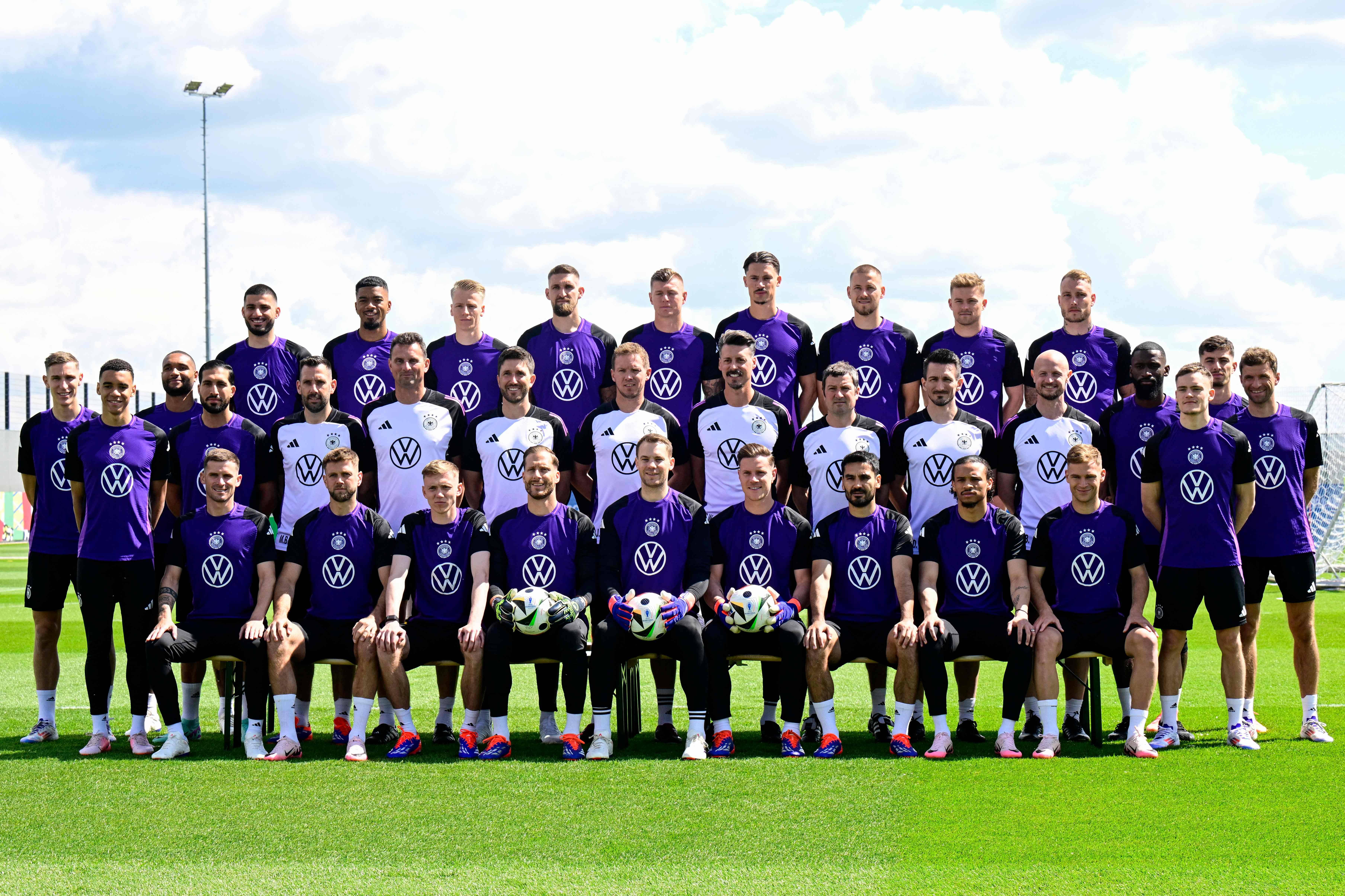 欧洲国家队比赛中抢眼表现,引发球迷热烈讨论 欧洲国家队比赛中抢眼表现,引发球迷热烈讨论