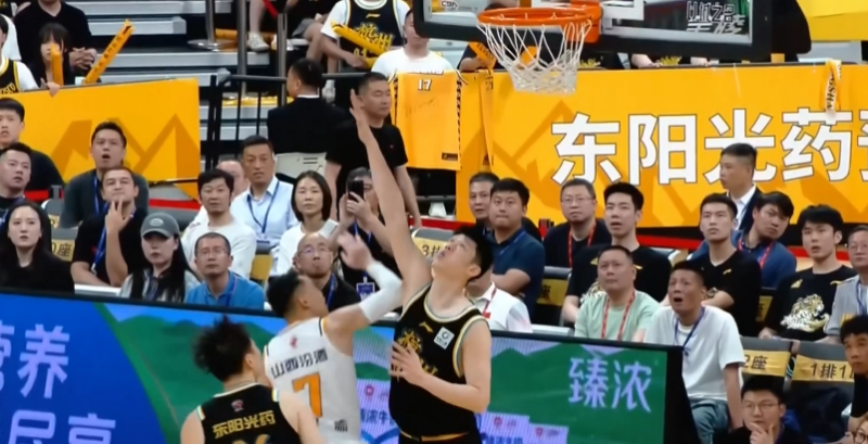 出色发挥,球队晋级无忧 出色发挥,球队晋级无忧