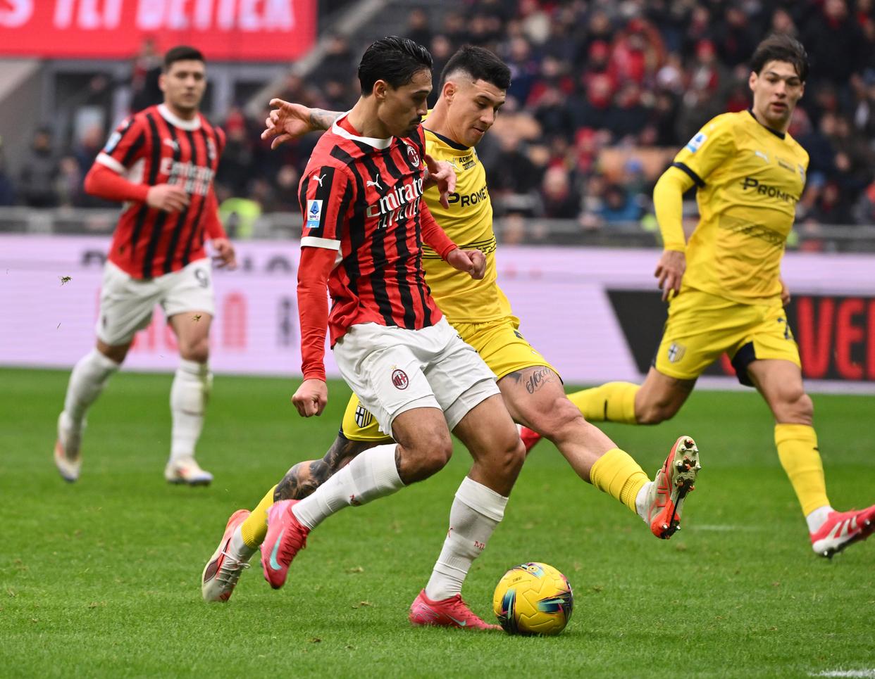 斯帕尔特威尔胜AC米兰:连战连捷展现队伍实力 斯帕尔特威尔胜AC米兰:连战连捷展现队伍实力