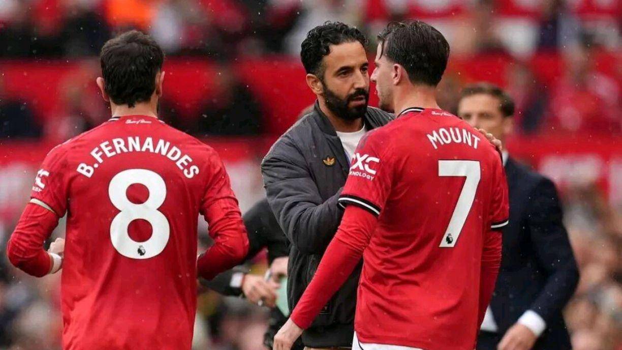 曼联客场惊险逆转,取得三分 曼联客场惊险逆转,取得三分