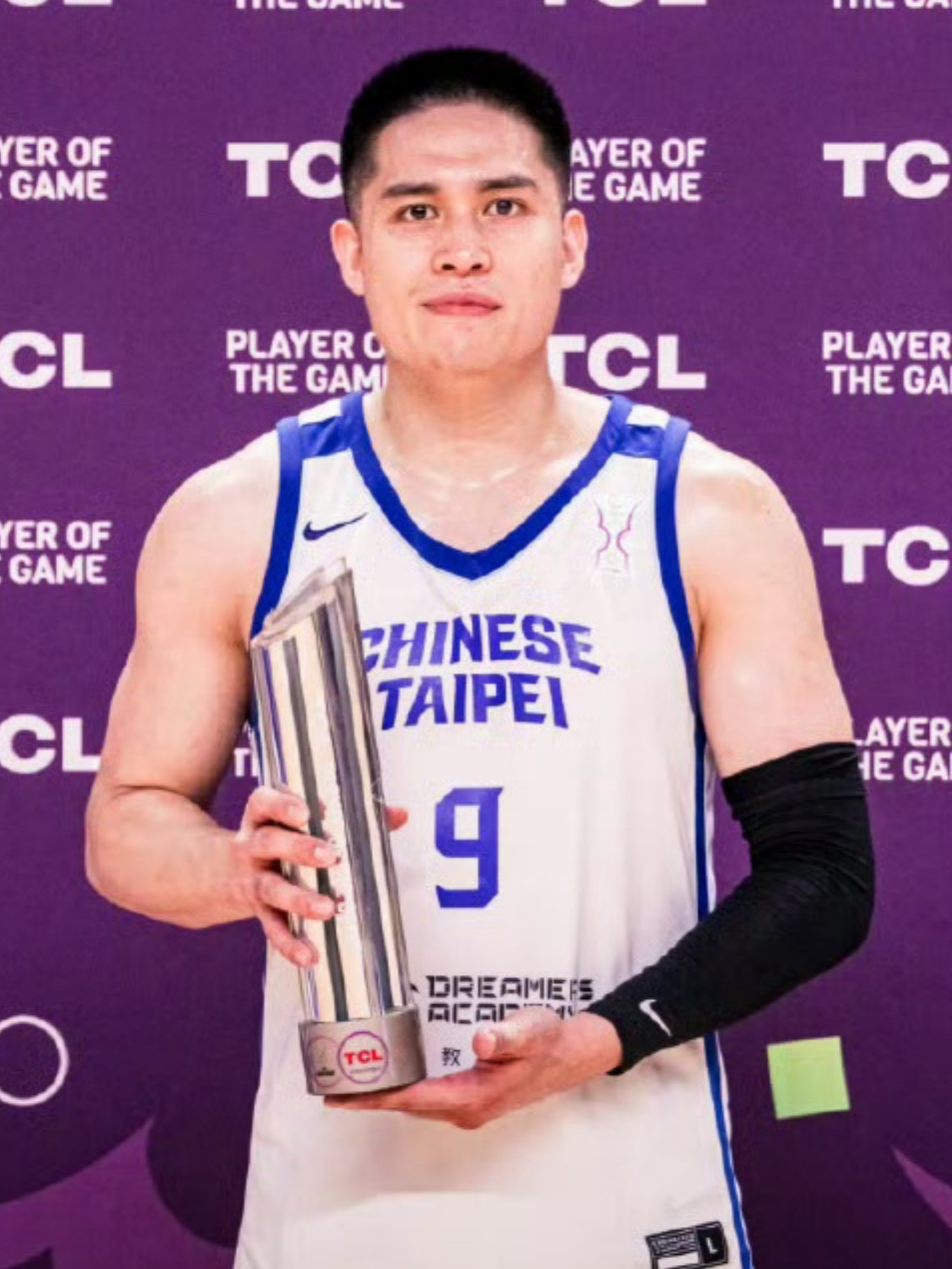 队员技术出众,助球队击败对手 队员技术出众,助球队击败对手